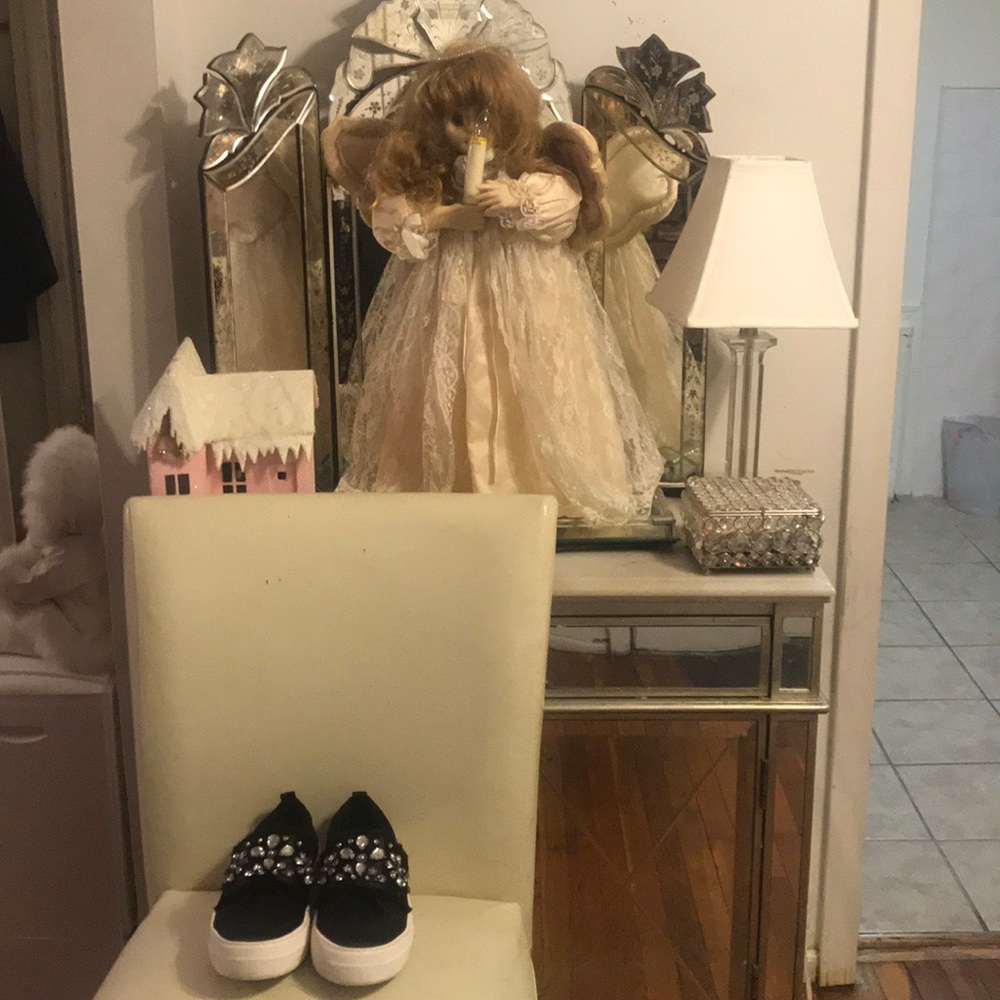 Sneakers - Picture 2 of 3